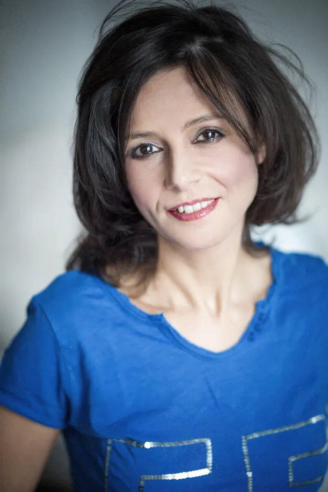Portrait de Nadia Battiston en t-shirt bleu